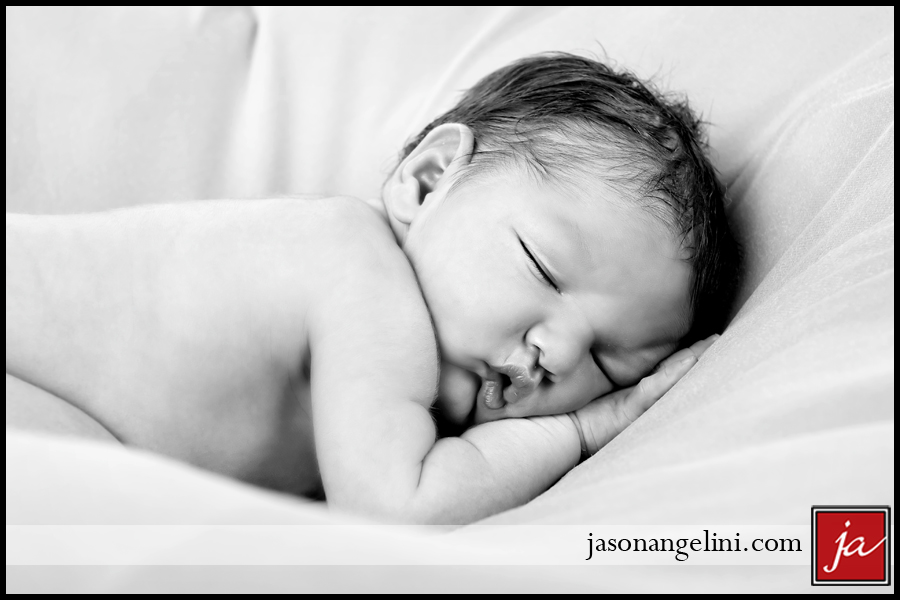 HNsleeponhand0211