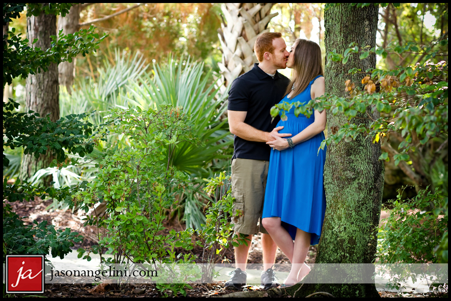 SLMvkissagainsttree0812