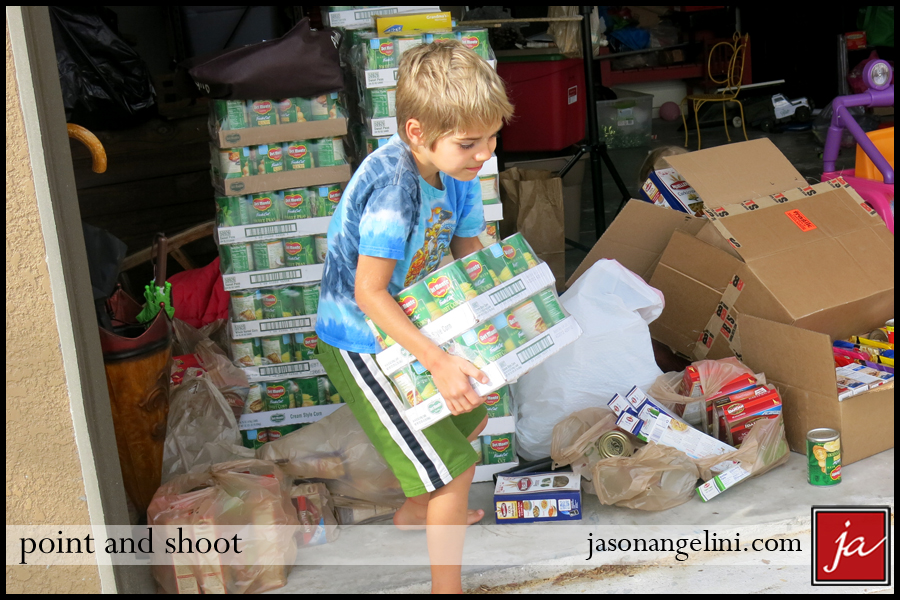 2014fooddrive-b