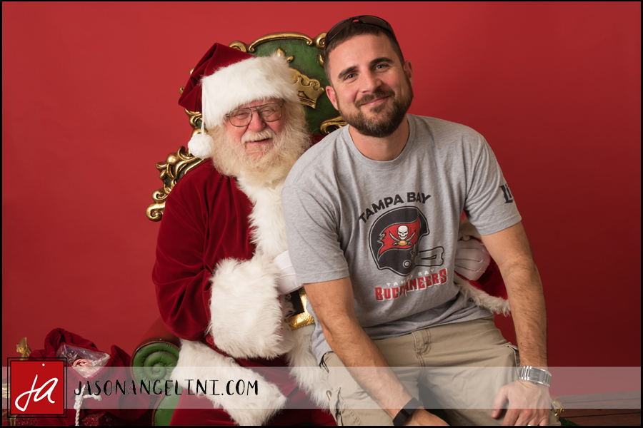 Santaav1216