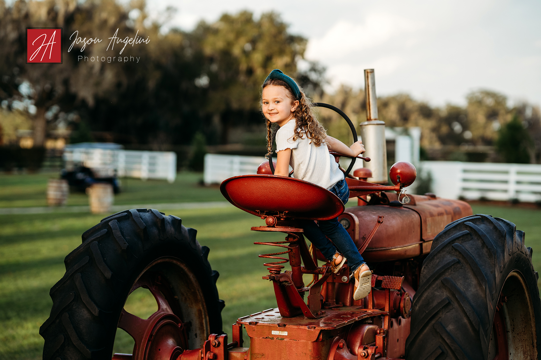 Covington Farm Extended Family Session: Keri, Meagan, and Their Families